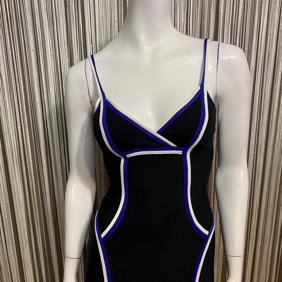 🔹GUESS🔹NEW CONDITION - Picture 2 of 10